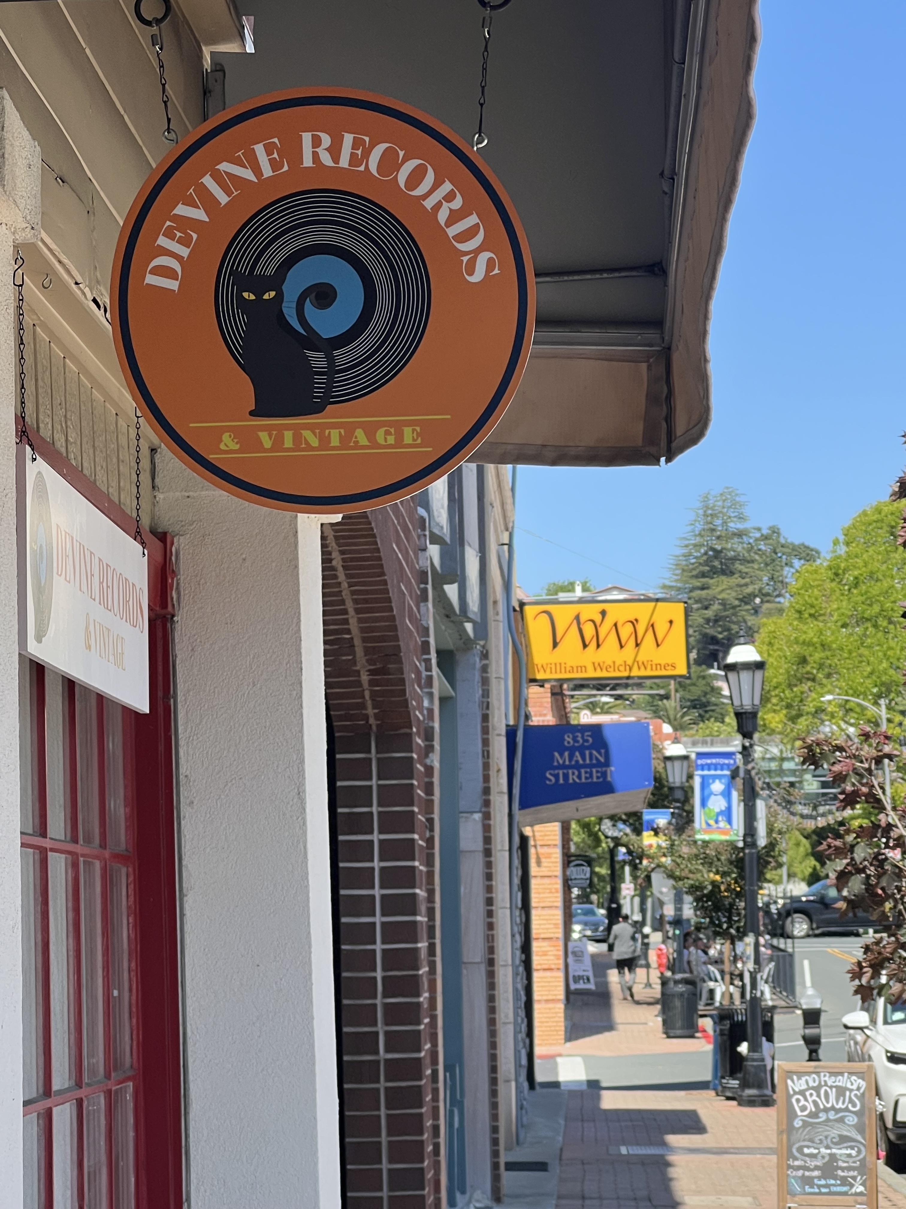 Devine pendant sign